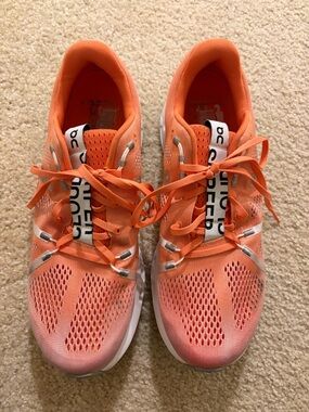 On Running Cloudsurfer 'Flame
White Mens 12